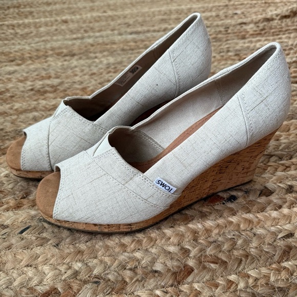 Tom’s Women’s Classic Beige Neutral Espadrille Wedge Peep Toe Sandal Size 9.5 - Picture 2 of 4